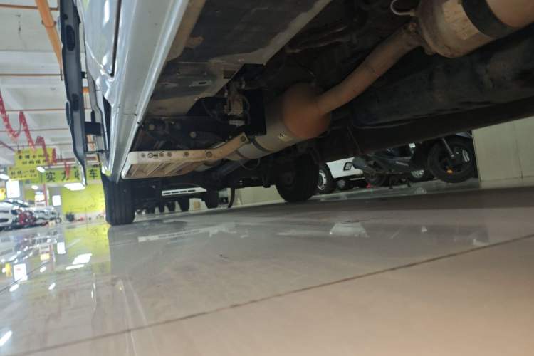 Used Foton Toano 2017 2.5T Restyled E Commercial Version Long Wheelbase 4J25TC3 Chassis Front Right
