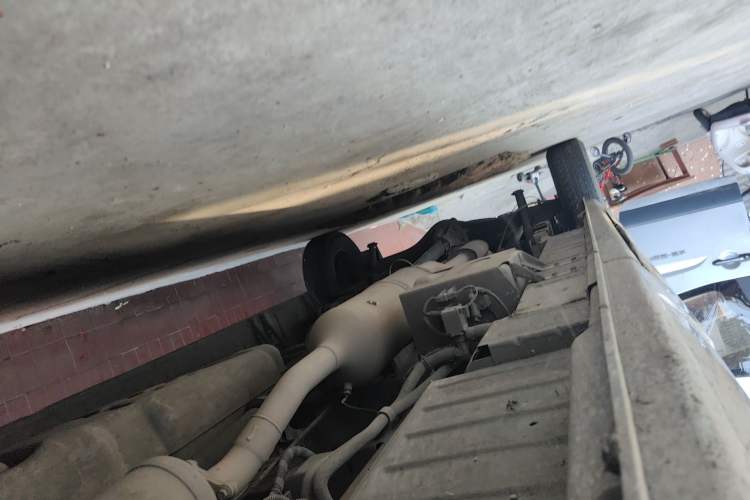 Used Foton Toano 2017 2.5T E Commercial Version Long Wheelbase 4J25TC3 Chassis Front Right