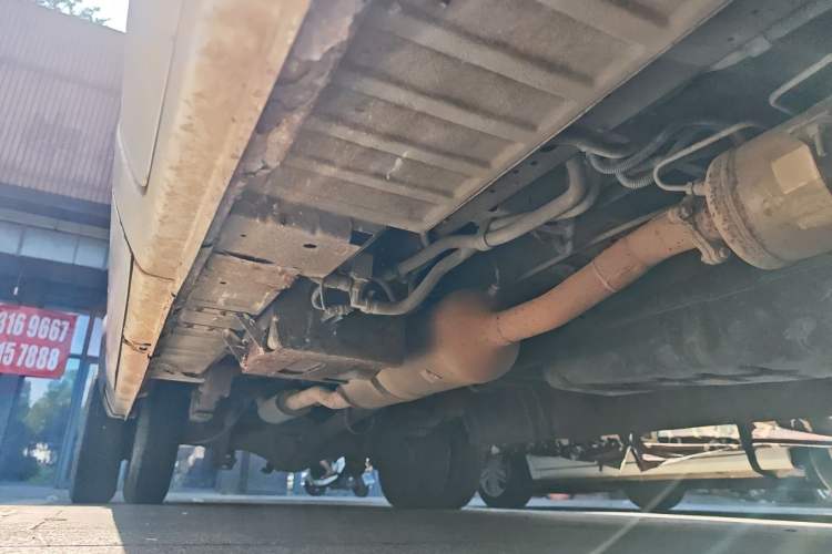 Used Foton Toano 2017 2.5T Rear Dual-Tire Commercial Version Long Wheelbase 4J25TC3 Chassis Front Right
