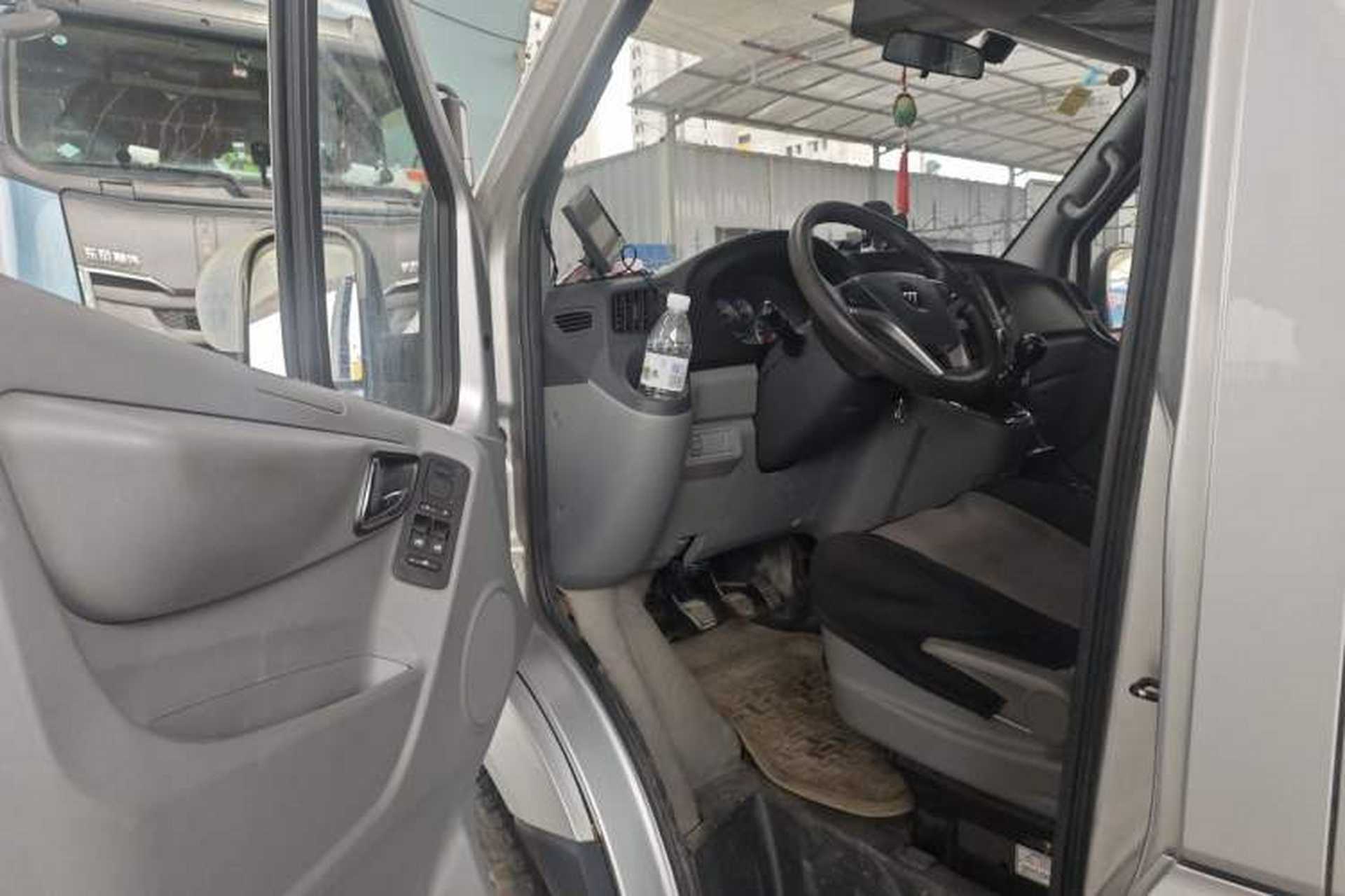 Used Foton Toano 2017 2.8T E Commercial Version Long Wheelbase 4J28TC3 Driver Seat
