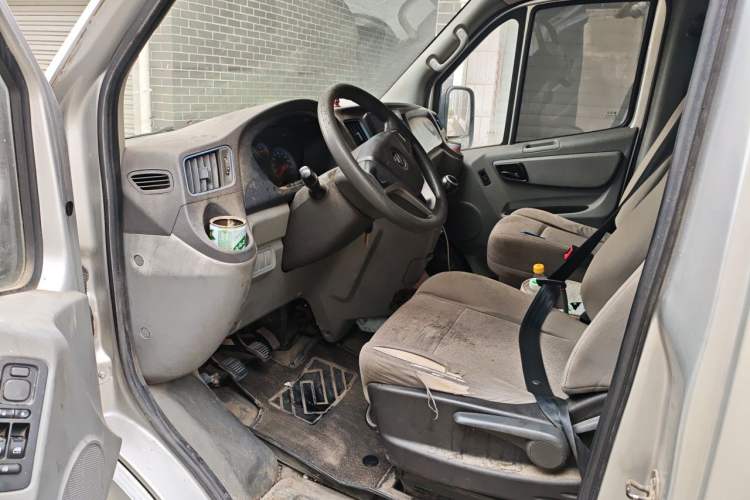 Used Foton Toano 2017 2.5T Restyled E Commercial Version Long Wheelbase 4J25TC3 Driver Seat