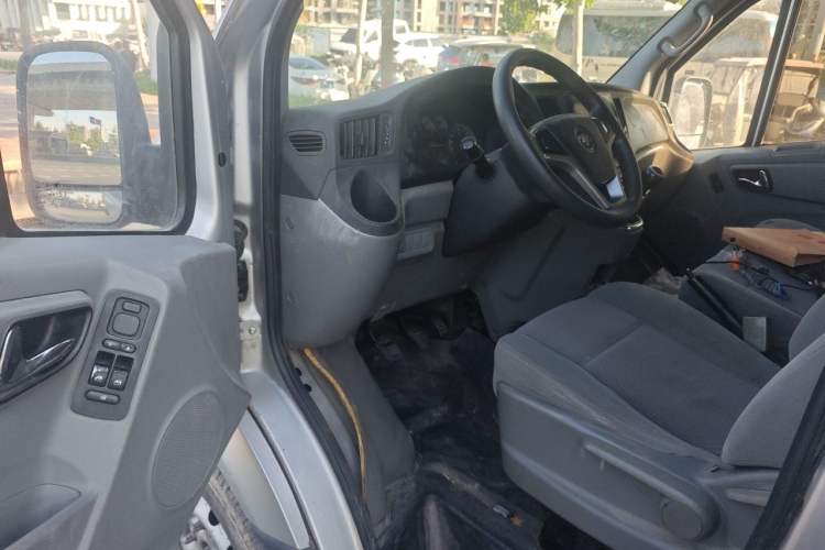 Used Foton Toano 2017 2.5T Restyled E Commercial Version Long Wheelbase 4J25TC3 Driver Seat