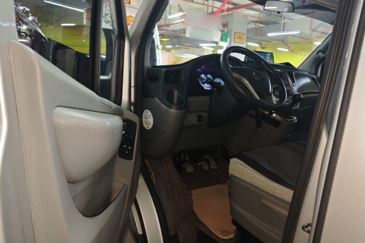 Used Foton Toano 2017 2.5T Restyled E Commercial Version Long Wheelbase 4J25TC3 Driver Seat