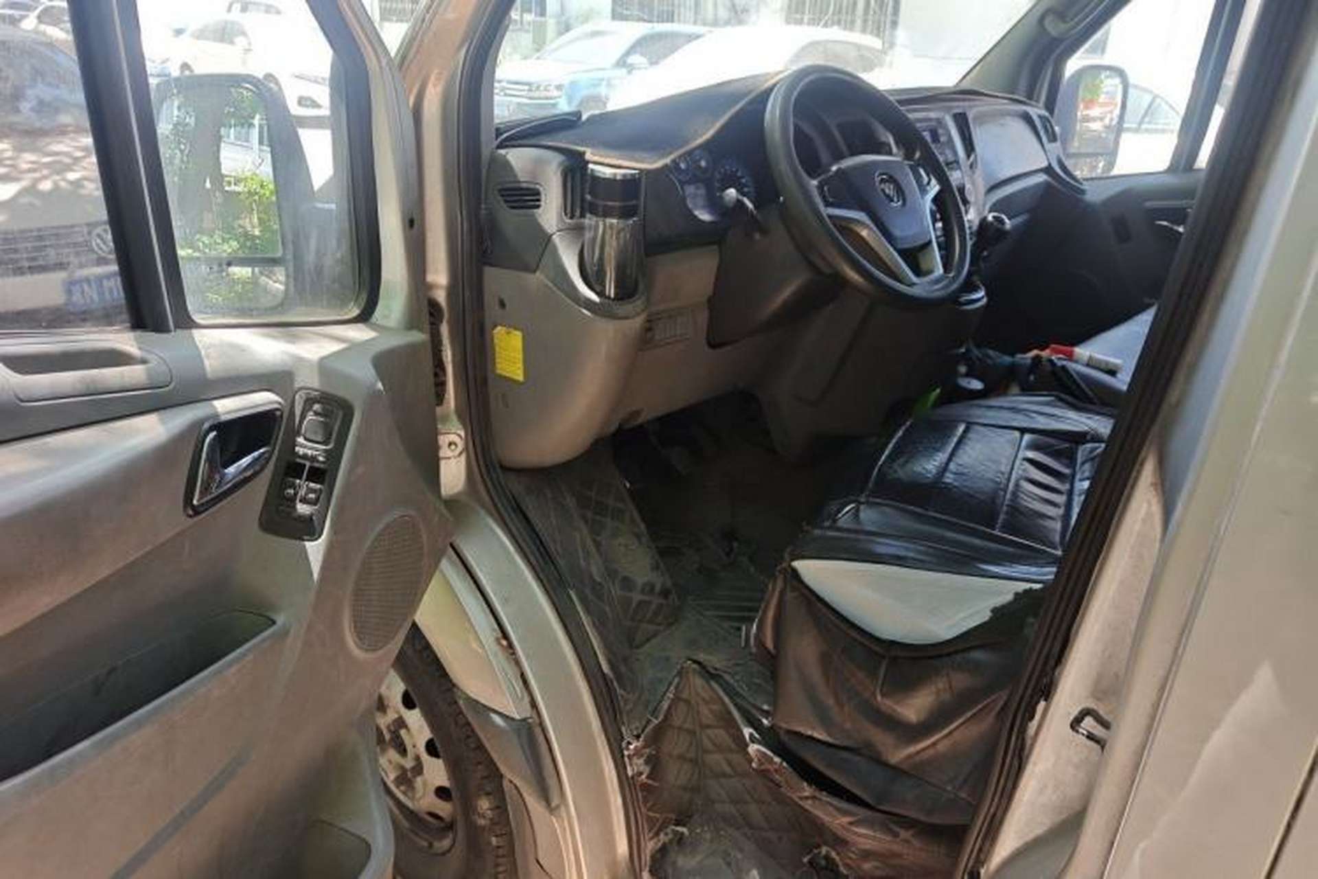 Used Foton Toano 2017 2.8T E Commercial Version Short Wheelbase 4J28TC3 Driver Seat