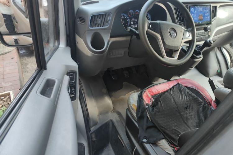 Used Foton Toano 2017 2.5T E Commercial Version Long Wheelbase 4J25TC3 Driver Seat