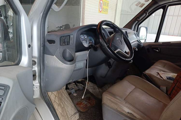 Used Foton Toano 2017 2.5T Restyled E Commercial Version Long Wheelbase 4J25TC3 Driver Seat