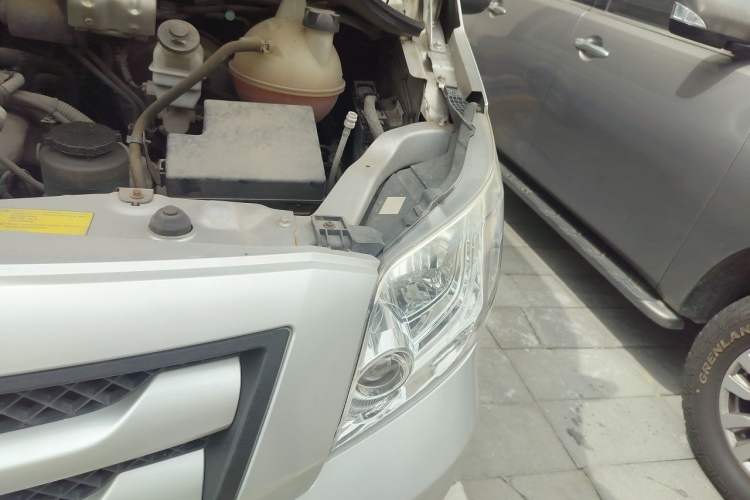 Used Foton Toano 2017 2.5T Restyled E Commercial Version Short Wheelbase 4J25TC3 Engine Bay Left