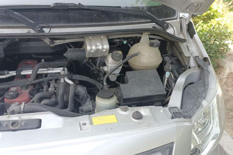 Used Foton Toano 2017 2.5T E Commercial Version Long Wheelbase 4J25TC3 Engine Bay Left