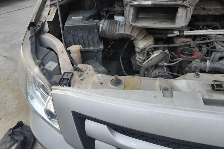Used Foton Toano 2017 2.5T E Commercial Version Long Wheelbase 4J25TC3 Engine Bay Right
