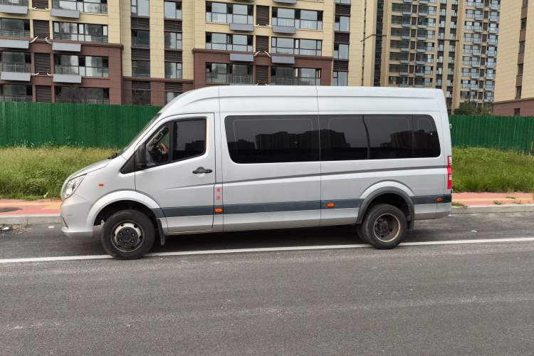 Used Foton Toano 2017 2.5T Rear Dual-Tire Commercial Version Long Wheelbase 4J25TC3 Exterior 9