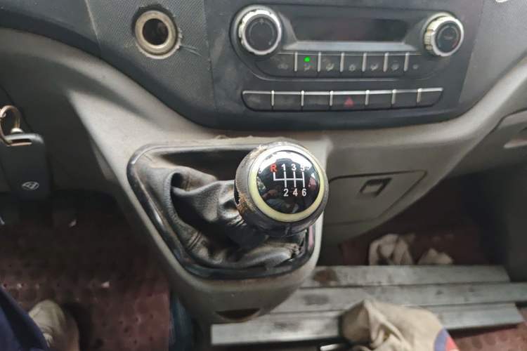 Used Foton Toano 2017 2.5T E Commercial Version Short Wheelbase 4J25TC3 Gear Lever