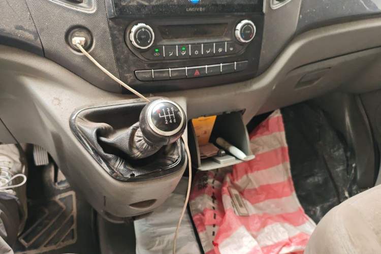 Used Foton Toano 2017 2.5T Restyled E Commercial Version Long Wheelbase 4J25TC3 Gear Lever