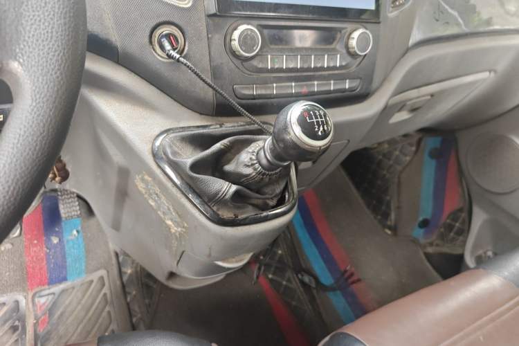 Used Foton Toano 2017 2.5T Restyled E Commercial Version Short Wheelbase 4J25TC3 Gear Lever