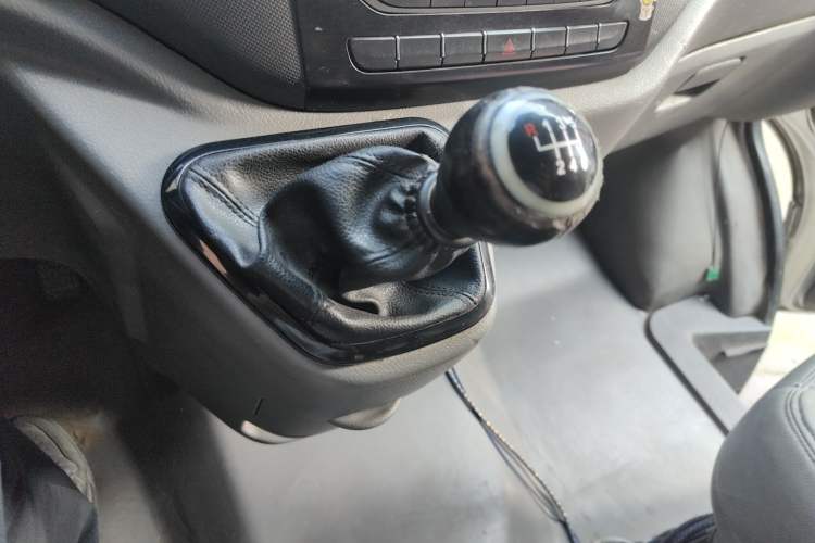 Used Foton Toano 2017 2.5T E Commercial Version Long Wheelbase 4J25TC3 Gear Lever