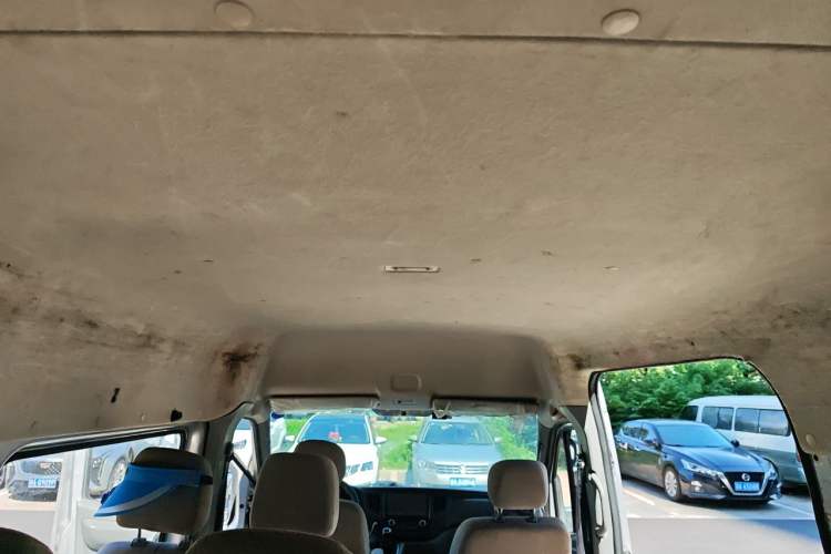 Used Foton Toano 2017 2.5T Rear Dual-Tire Commercial Version Long Wheelbase 4J25TC3 Headliner