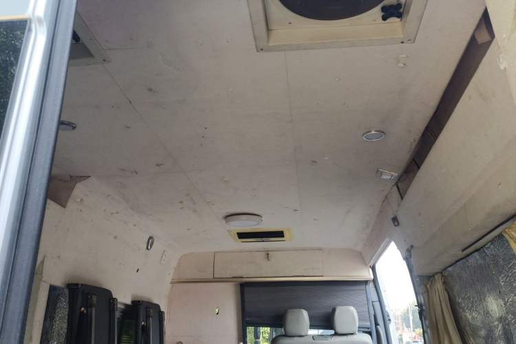 Used Foton Toano 2017 2.5T E Commercial Version Long Wheelbase 4J25TC3 Headliner