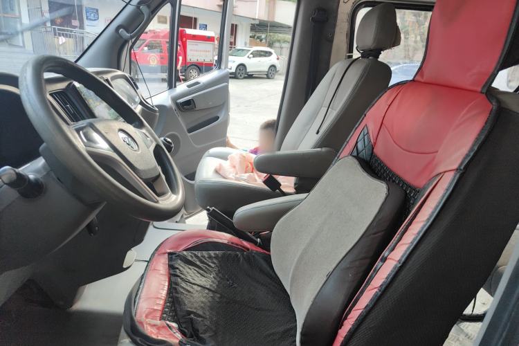 Used Foton Toano 2017 2.5T E Commercial Version Long Wheelbase 4J25TC3 Left Front Seat