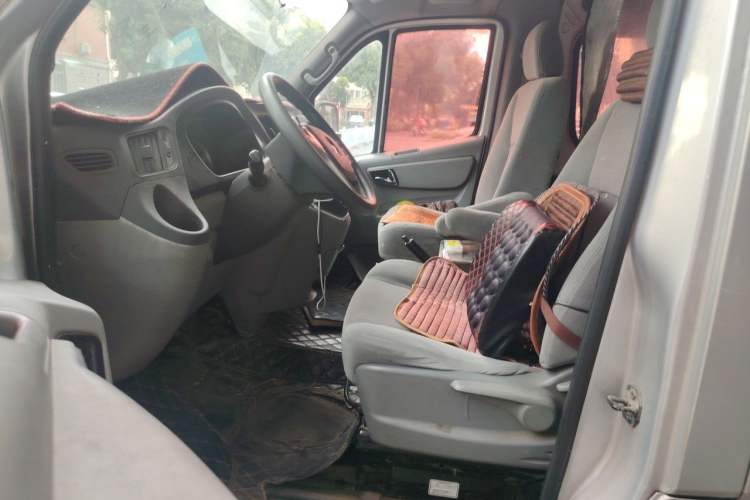 Used Foton Toano 2017 2.5T E Commercial Version Long Wheelbase 4J25TC3 Left Front Seat