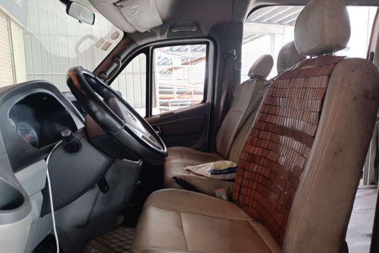 Used Foton Toano 2017 2.5T Restyled E Commercial Version Long Wheelbase 4J25TC3 Left Front Seat