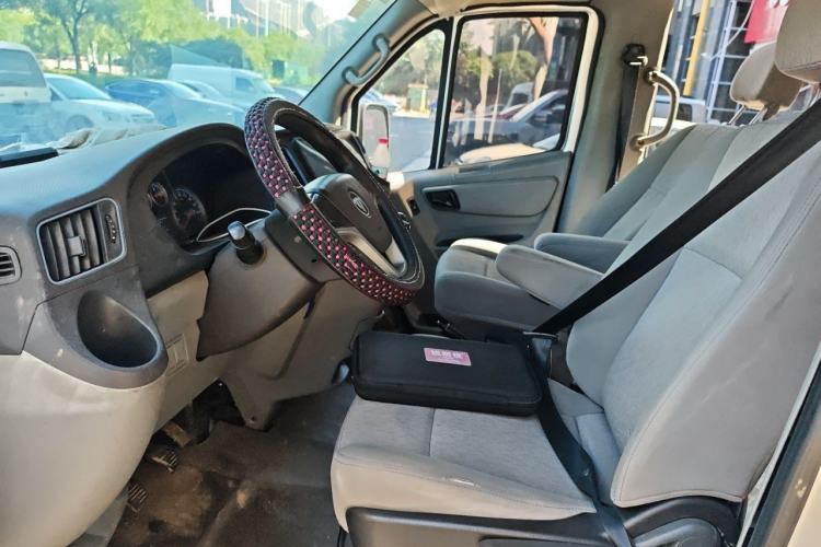 Used Foton Toano 2017 2.5T Rear Dual-Tire Commercial Version Long Wheelbase 4J25TC3 Left Front Seat