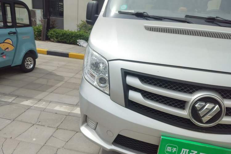 Used Foton Toano 2017 2.5T Restyled E Commercial Version Short Wheelbase 4J25TC3 Right Front Headlight