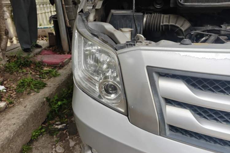Used Foton Toano 2017 2.5T Restyled E Commercial Version Short Wheelbase 4J25TC3 Right Front Headlight