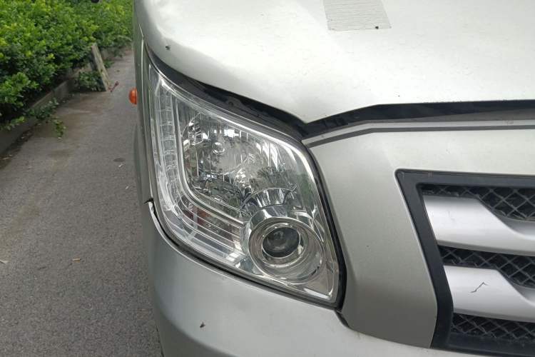 Used Foton Toano 2017 2.8T E Commercial Version Long Wheelbase 4J28TC3 Right Front Headlight