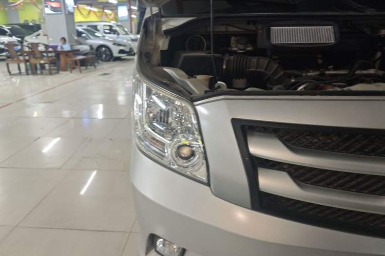 Used Foton Toano 2017 2.5T Restyled E Commercial Version Long Wheelbase 4J25TC3 Right Front Headlight