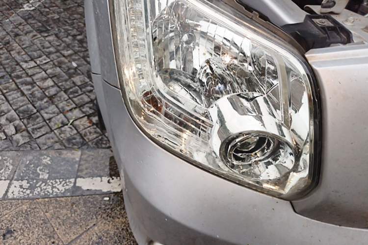 Used Foton Toano 2017 2.5T Rear Dual-Tire Commercial Version Long Wheelbase 4J25TC3 Right Front Headlight