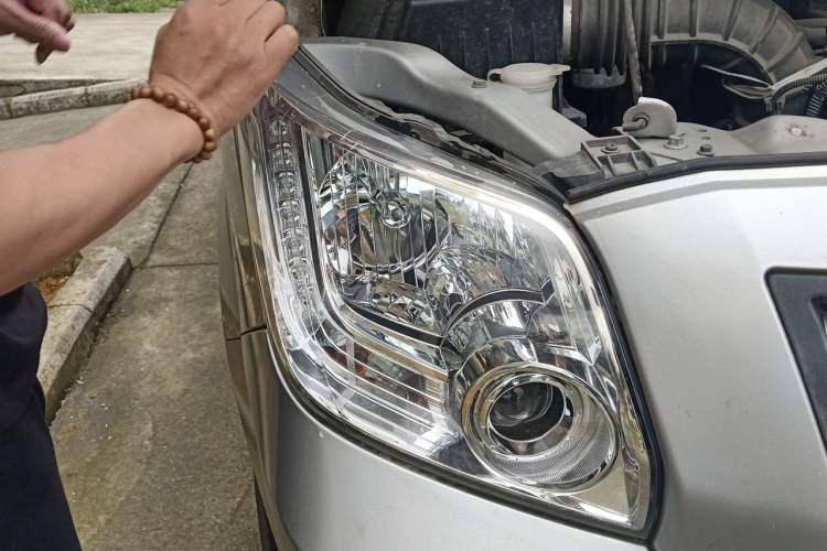 Used Foton Toano 2017 2.5T Restyled E Commercial Version Long Wheelbase 4J25TC3 Right Front Headlight