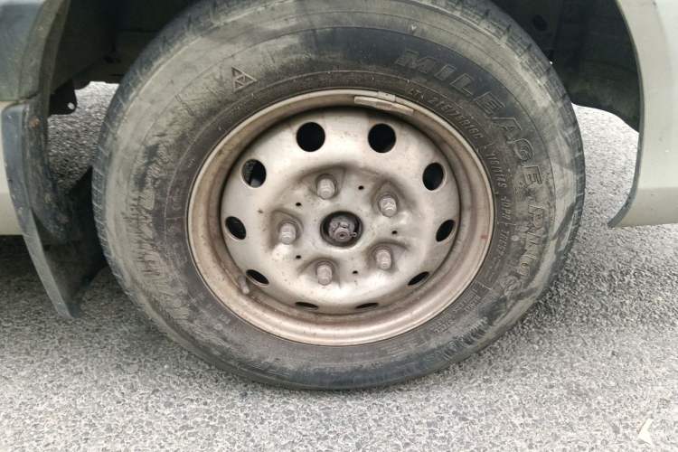 Used Foton Toano 2017 2.8T E Commercial Version Long Wheelbase 4J28TC3 Right Front Wheel Hub