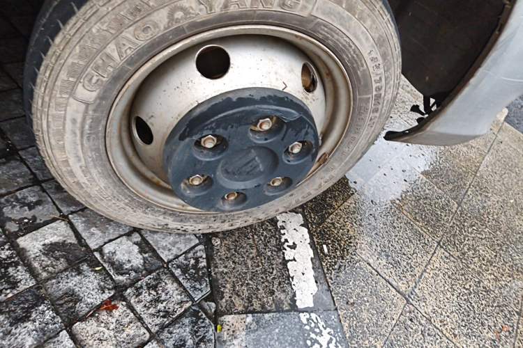 Used Foton Toano 2017 2.5T Rear Dual-Tire Commercial Version Long Wheelbase 4J25TC3 Right Front Wheel Hub