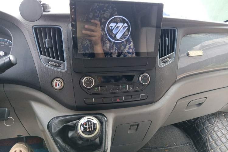 Used Foton Toano 2017 2.5T Restyled E Commercial Version Short Wheelbase 4J25TC3 Audio And AC Panel