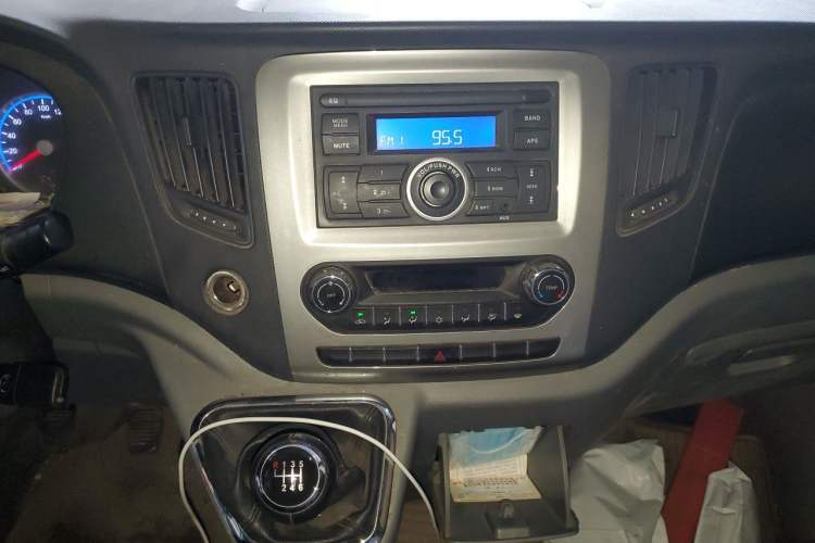 Used Foton Toano 2017 2.5T Restyled E Commercial Version Short Wheelbase 4J25TC3 Audio And AC Panel