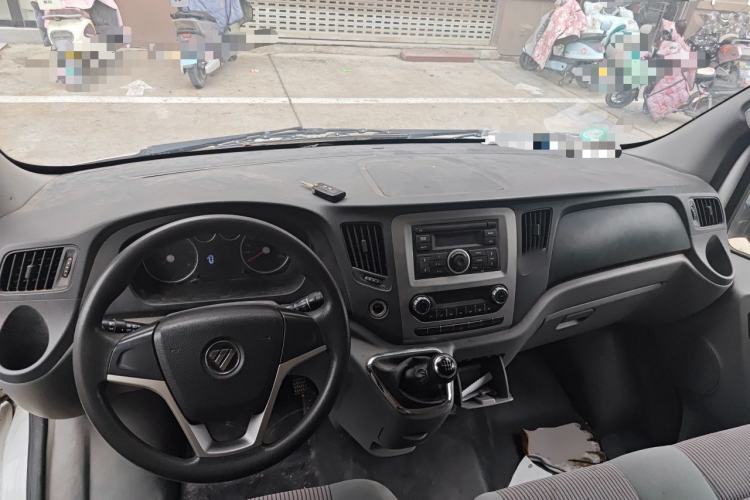 Used Foton Toano 2017 2.8T Facelifted E Van Long Wheelbase 4J28TC3 Center Console