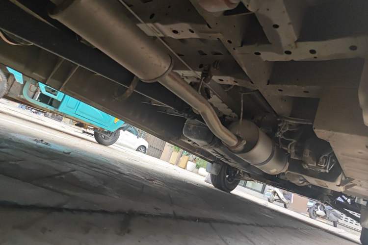 Used Foton Toano 2017 2.8T Facelifted E Van Long Wheelbase 4J28TC3 Chassis Rear Right