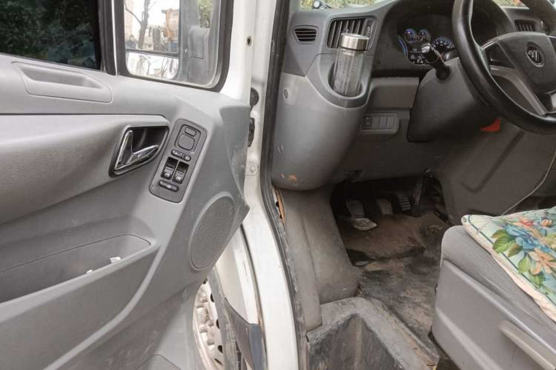 Used Foton Toano 2017 2.8T Facelifted E Van Long Wheelbase 4J28TC3 Driver Seat