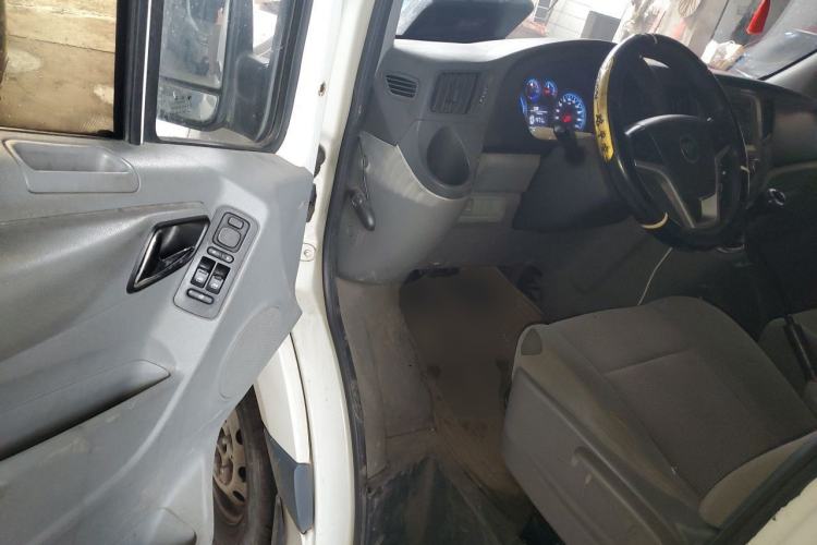 Used Foton Toano 2017 2.5T Restyled E Commercial Version Short Wheelbase 4J25TC3 Driver Seat