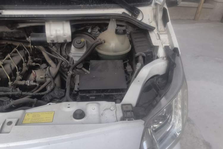 Used Foton Toano 2017 2.8T S Commercial Version Short Wheelbase ISF2.8s5F148 Engine Bay Left