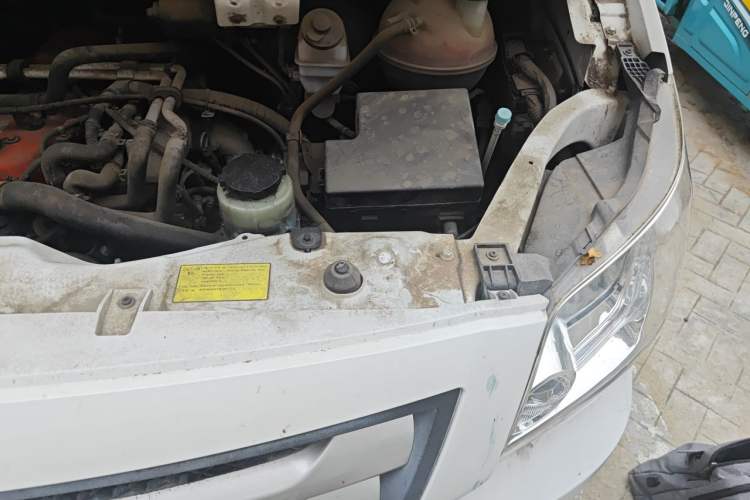 Used Foton Toano 2017 2.8T Facelifted E Van Long Wheelbase 4J28TC3 Engine Bay Left