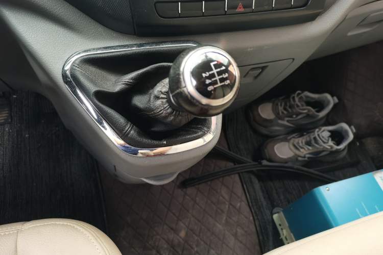 Used Foton Toano 2017 2.5T Restyled E Commercial Version Short Wheelbase 4J25TC3 Gear Lever