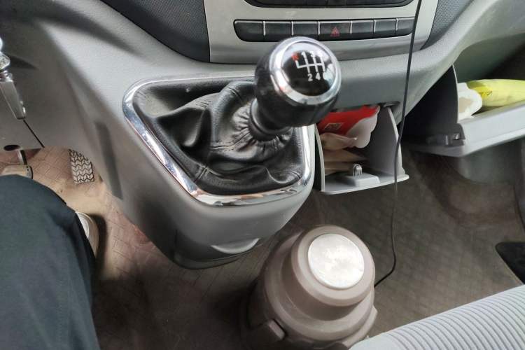 Used Foton Toano 2017 2.5T E Commercial Version Short Wheelbase 4J25TC3 Gear Lever