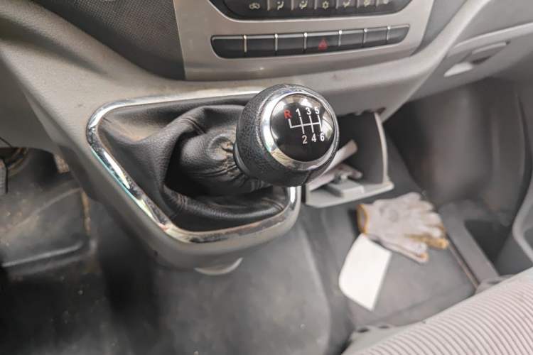 Used Foton Toano 2017 2.8T Facelifted E Van Long Wheelbase 4J28TC3 Gear Lever