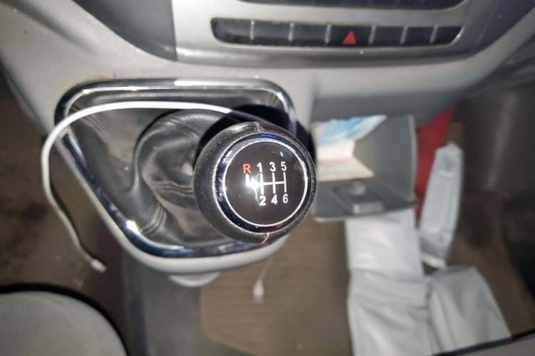 Used Foton Toano 2017 2.5T Restyled E Commercial Version Short Wheelbase 4J25TC3 Gear Lever