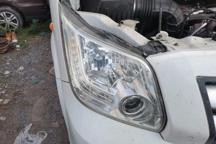 Used Foton Toano 2017 2.5T Restyled E Commercial Version Short Wheelbase 4J25TC3 Right Front Headlight