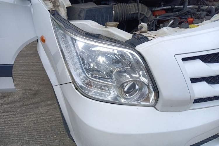 Used Foton Toano 2017 2.5T Restyled E Commercial Version Short Wheelbase 4J25TC3 Right Front Headlight