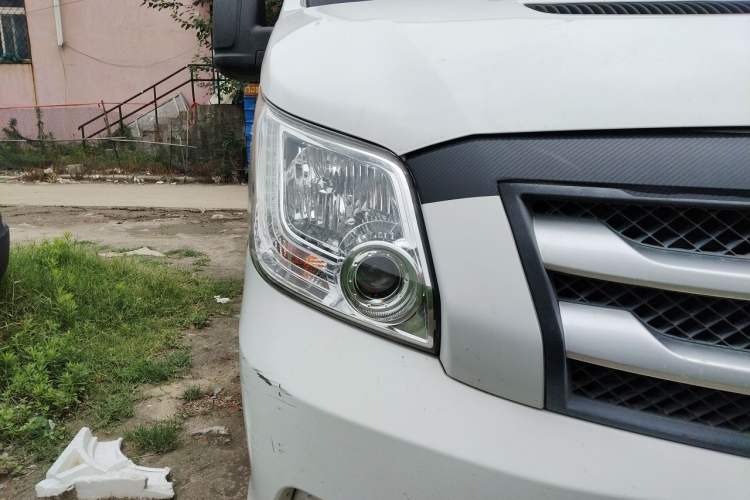 Used Foton Toano 2017 2.5T E Commercial Version Short Wheelbase 4J25TC3 Right Front Headlight