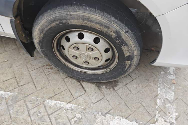 Used Foton Toano 2017 2.8T Facelifted E Van Long Wheelbase 4J28TC3 Right Front Wheel Hub