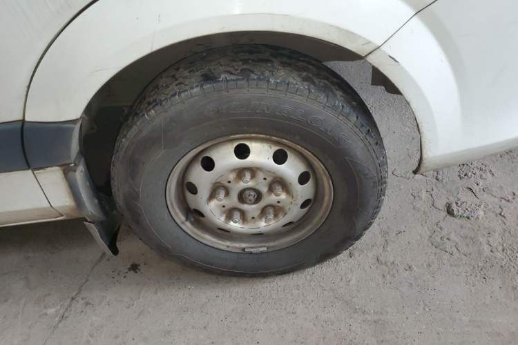 Used Foton Toano 2017 2.5T Restyled E Commercial Version Short Wheelbase 4J25TC3 Right Front Wheel Hub