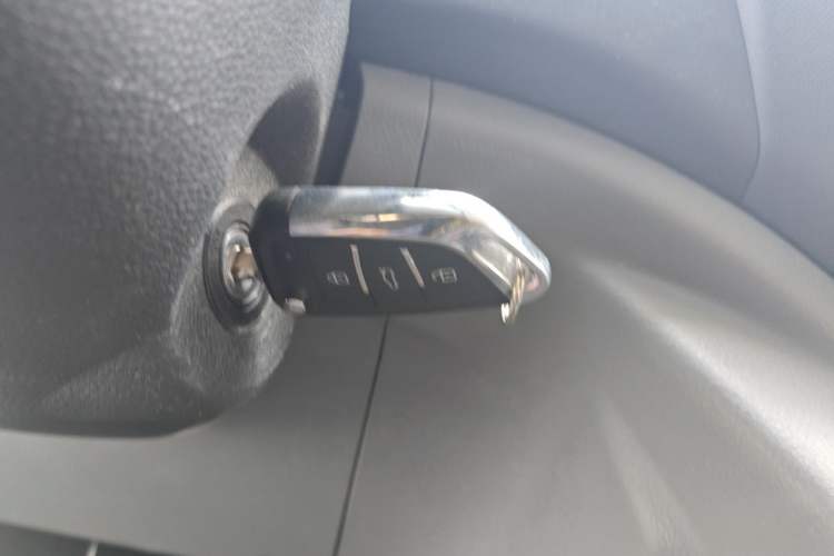 Used Foton Toano 2017 2.5T Restyled E Commercial Version Short Wheelbase 4J25TC3 Vehicle Key